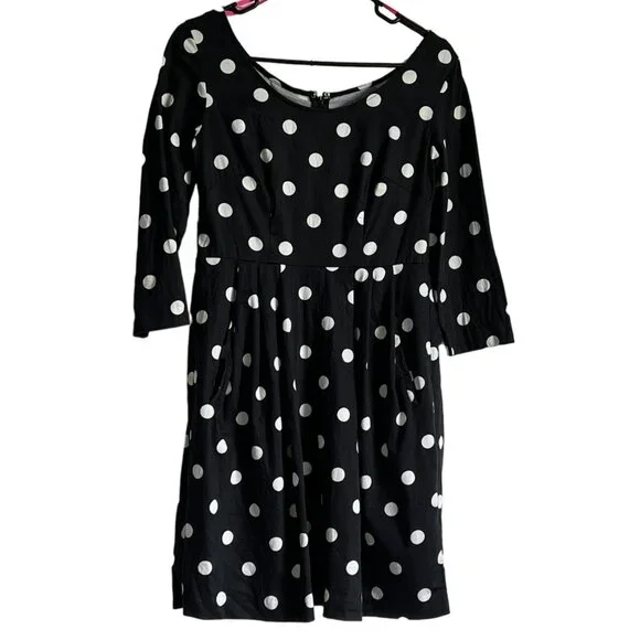 Betsey Johnson Polka Dot Dress Black White 3/4 Sleeve Pleated Size 4 Pockets - Picture 2 of 8